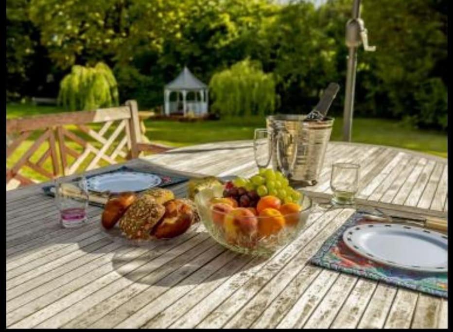 The Nook Located In A Beautiful Garden Setting With Parking Villa Stratford-upon-Avon Luaran gambar