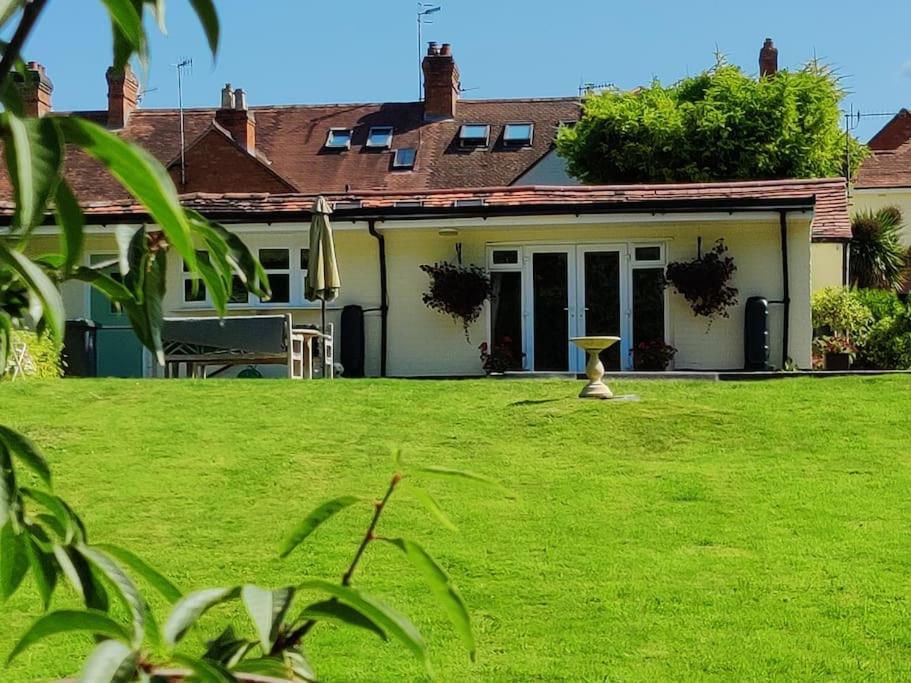 The Nook Located In A Beautiful Garden Setting With Parking Villa Stratford-upon-Avon Luaran gambar